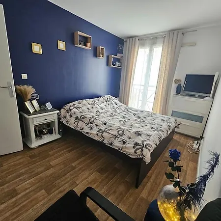 Entier 55m 2p Et Parking Versailles